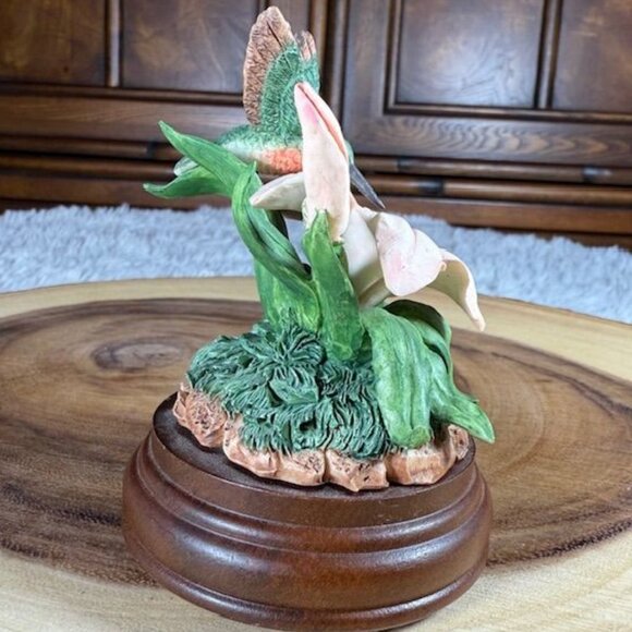 Vintage Westland Hummingbird Chopin's Nocturn Porcelain Wood Musical Figurine - Picture 3 of 13